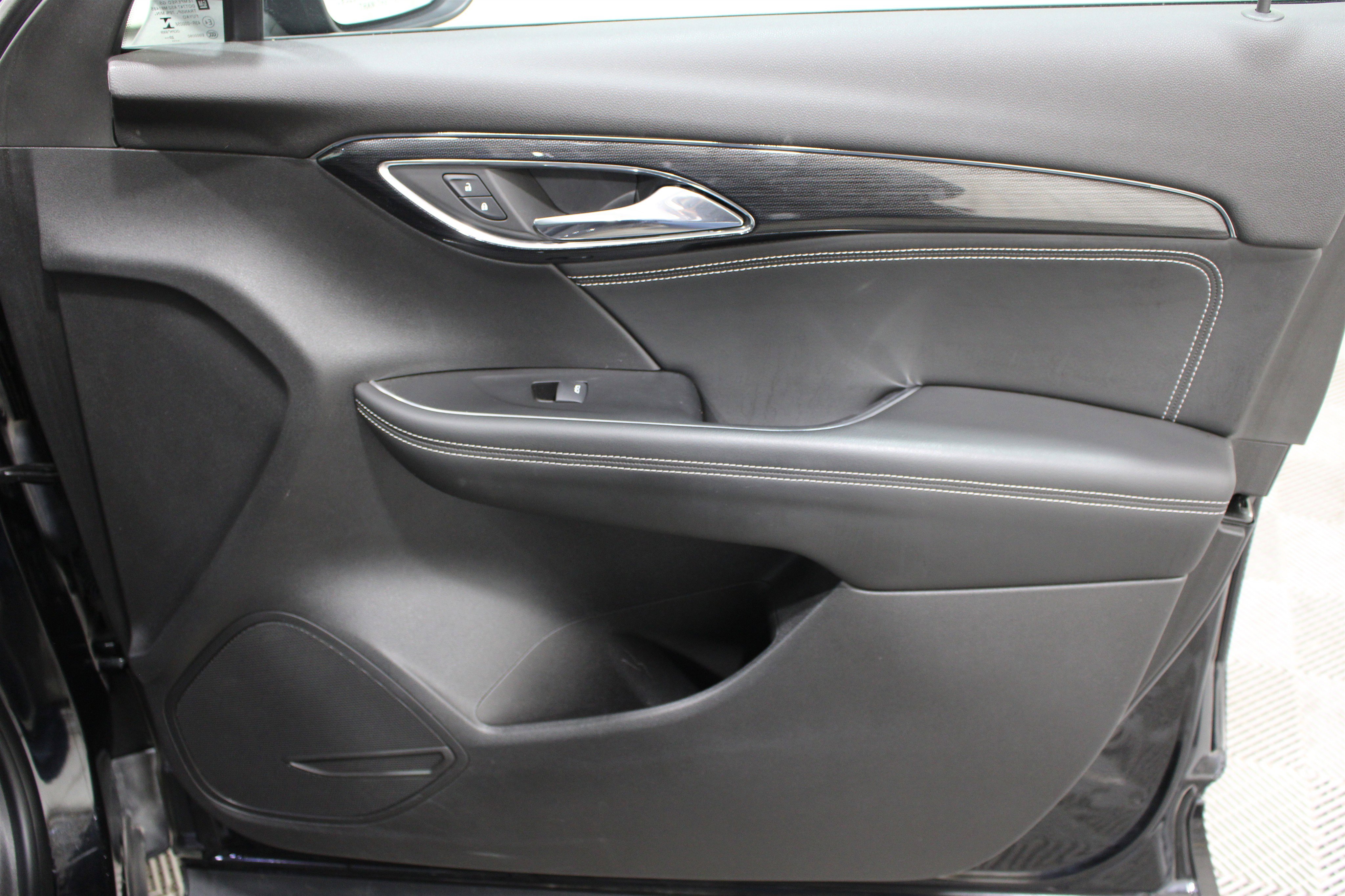 Used 2023 Buick Envision Essence w/ Sport Touring Package image 28