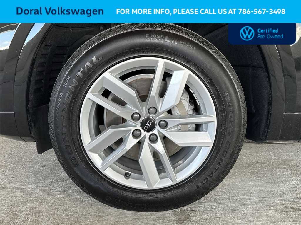 Used 2023 Audi Q5 2.0T Premium w/ Convenience Package image 11