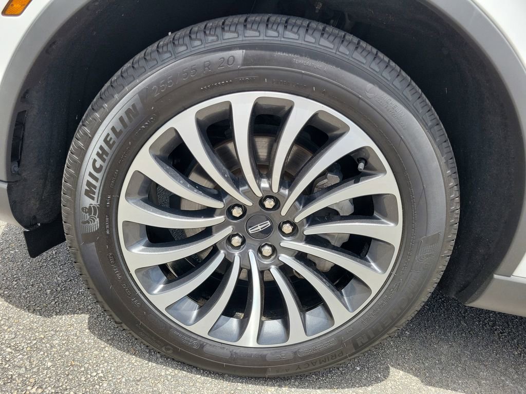 Certified 2023 Lincoln Aviator Reserve w/ Equipment Group 201A image 12