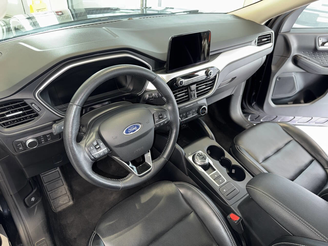 Used 2020 Ford Escape SE Sport image 19