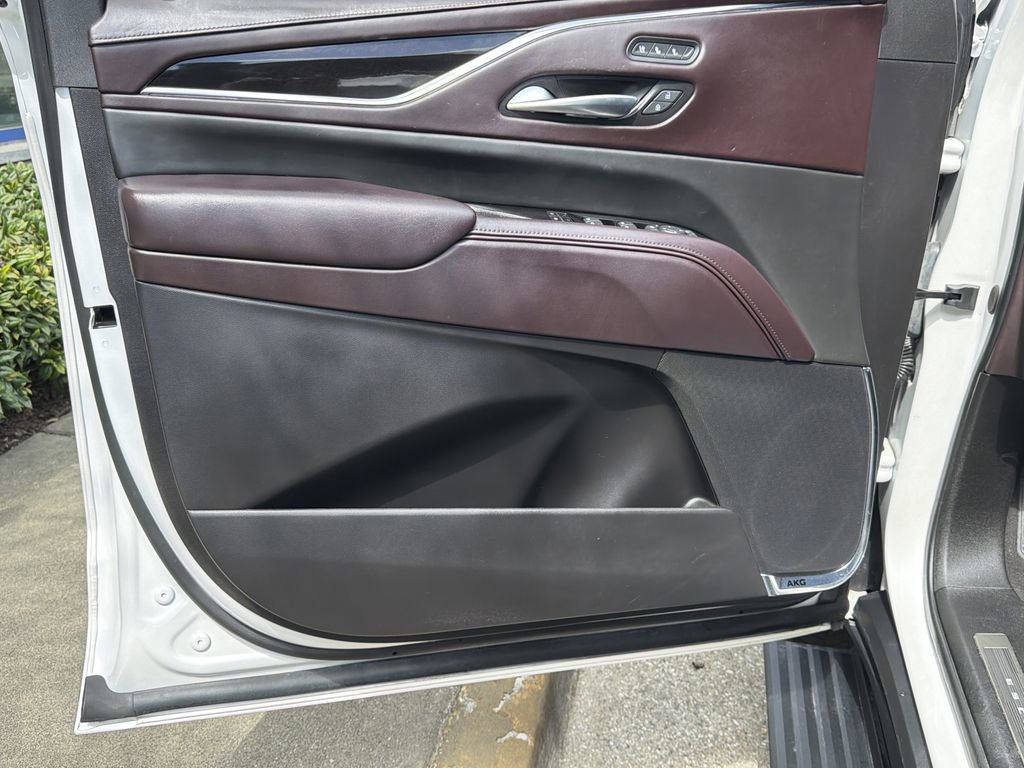 Used 2024 Cadillac Escalade Premium Luxury Platinum w/ Heavy-Duty Trailer Package image 10