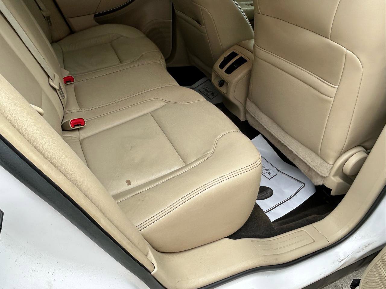 Used 2013 Ford Taurus SEL FWD image 11