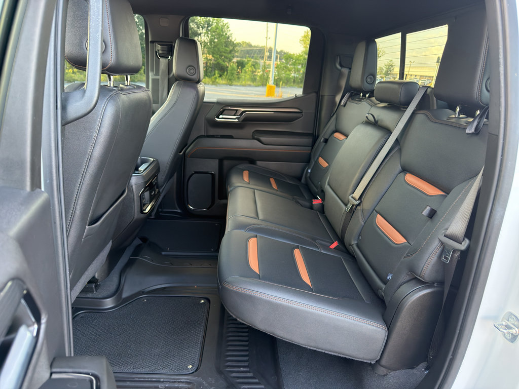 Used 2024 GMC Sierra 1500 AT4 w/ Technology Package AWD/4WD image 29