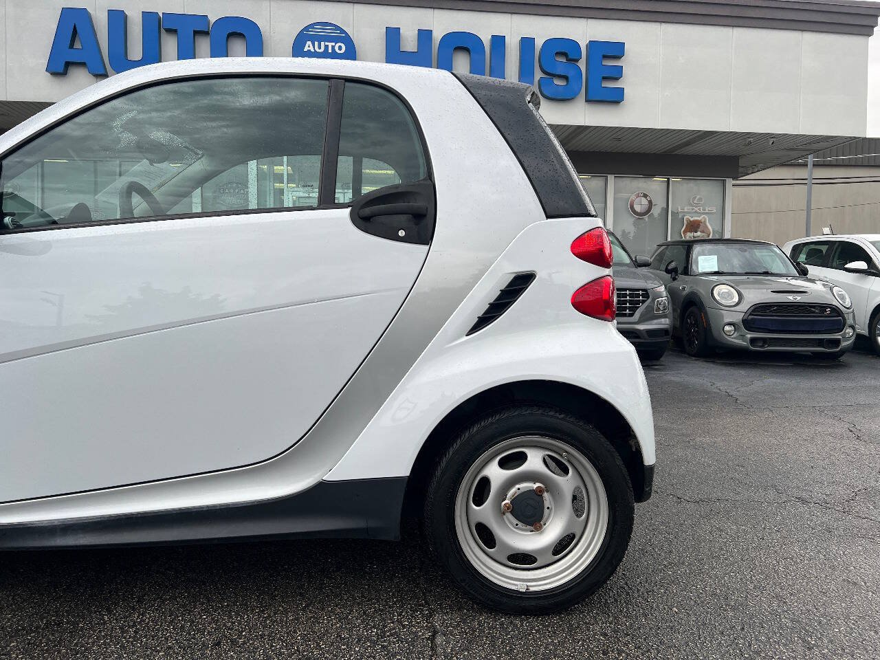 Used 2015 smart fortwo pure RWD image 32