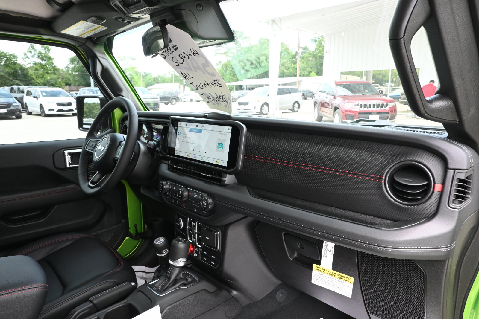 New 2025 Jeep Gladiator Rubicon w/ Convenience Group AWD/4WD image 32