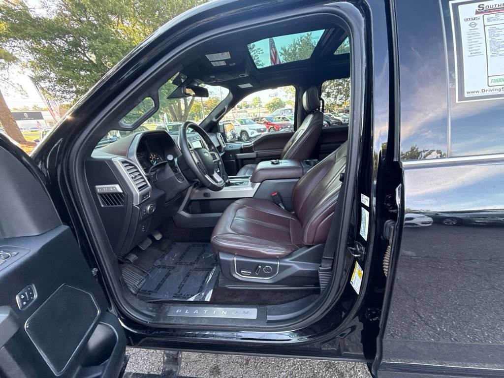 Used 2017 Ford F150 Platinum w/ Equipment Group 701A Luxury AWD/4WD image 14