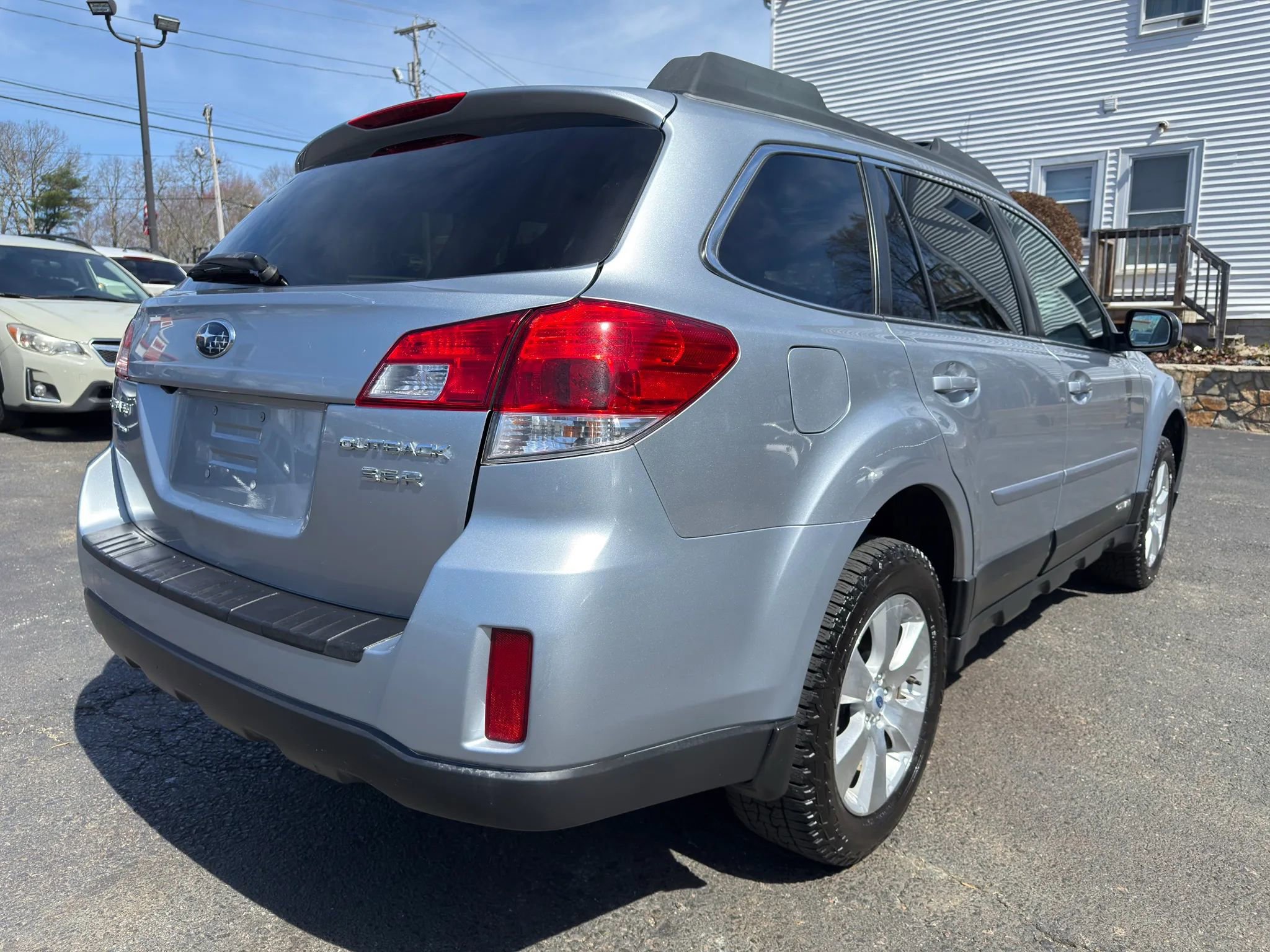 Used 2012 Subaru Outback 3.6R Limited w/ Moonroof Pkg image 7