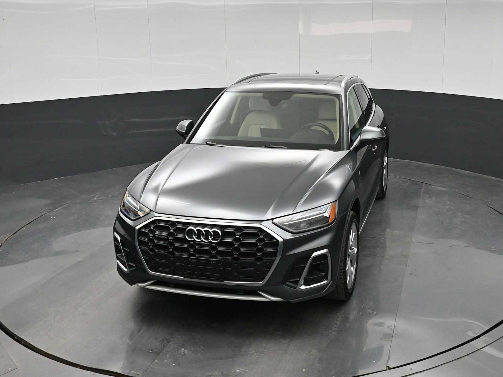 Used 2022 Audi Q5 2.0T Premium Plus w/ Premium Plus Package AWD/4WD image 25
