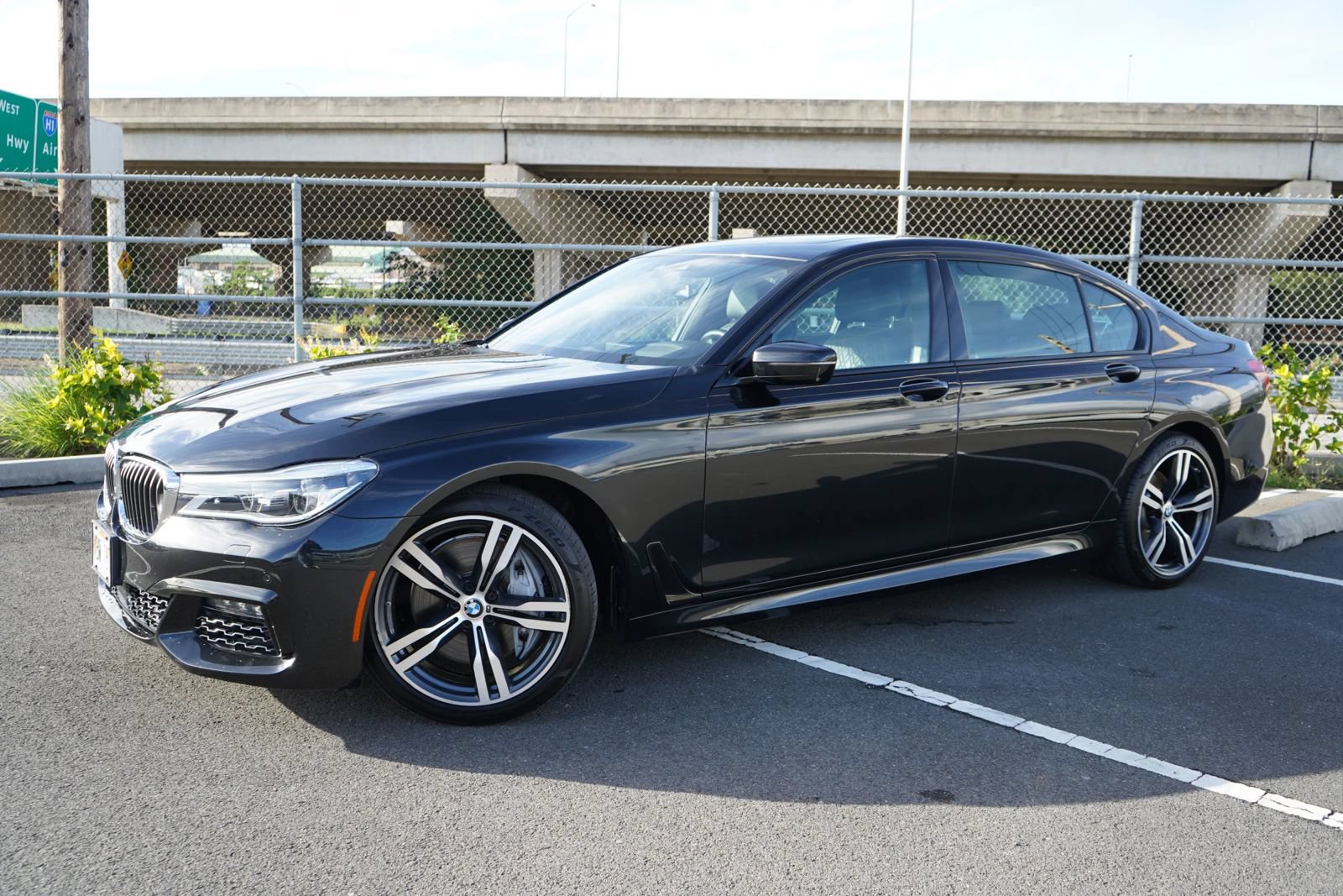 Used 2018 BMW 750i RWD image 3