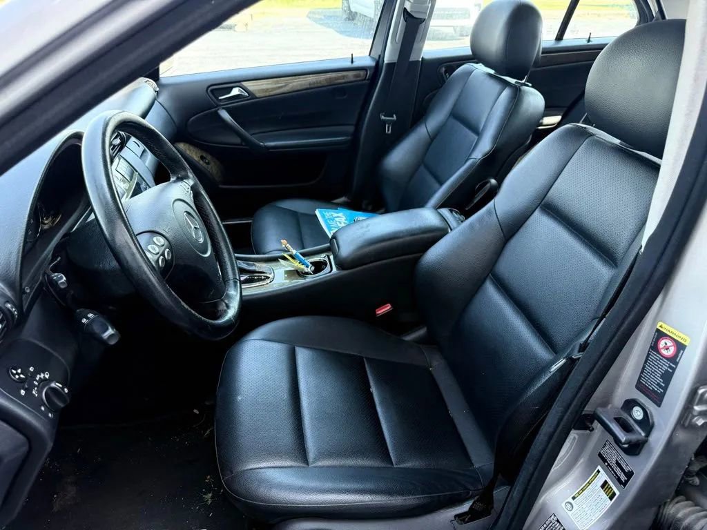 Used 2007 Mercedes-Benz C 230 Sedan image 12