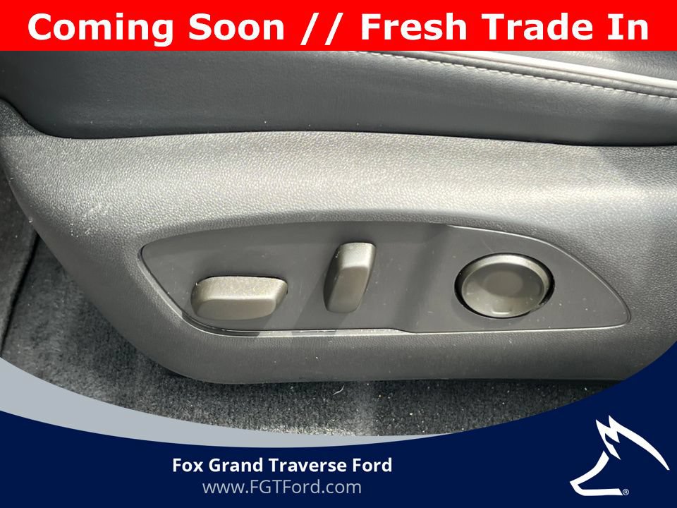 Used 2025 Buick Enclave Preferred AWD/4WD image 9