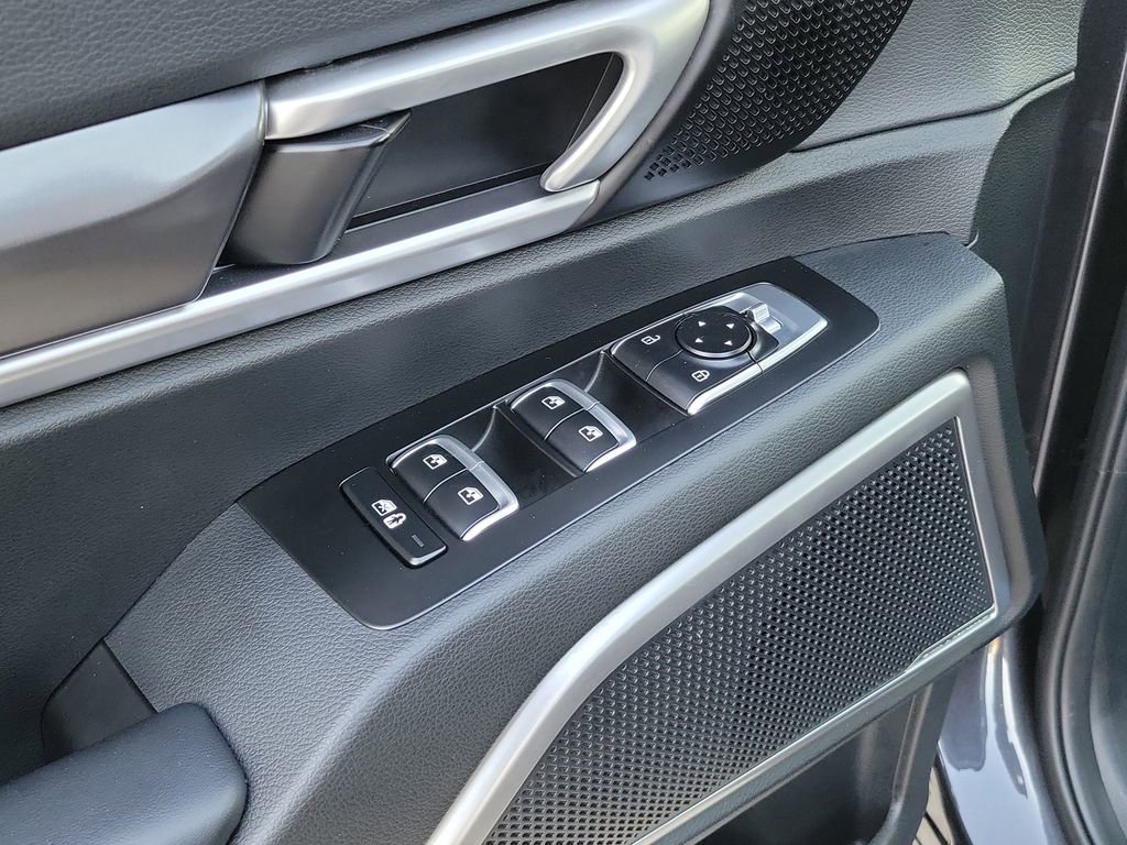 Used 2025 Kia Telluride S image 29