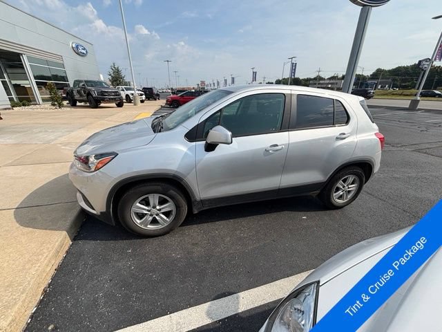 Used 2020 Chevrolet Trax LS w/ Tint and Cruise Package FWD image 4