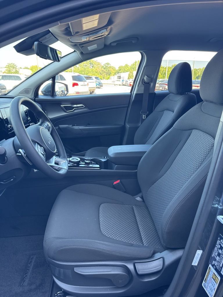 Certified 2025 Kia Sportage LX image 14