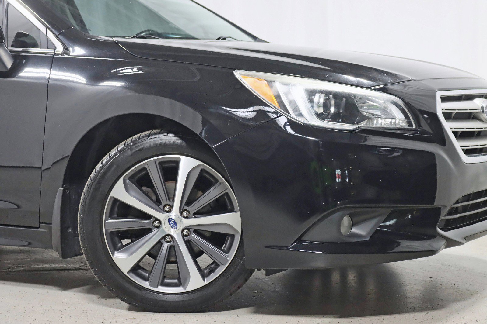 Used 2015 Subaru Legacy 2.5i Limited AWD/4WD image 5