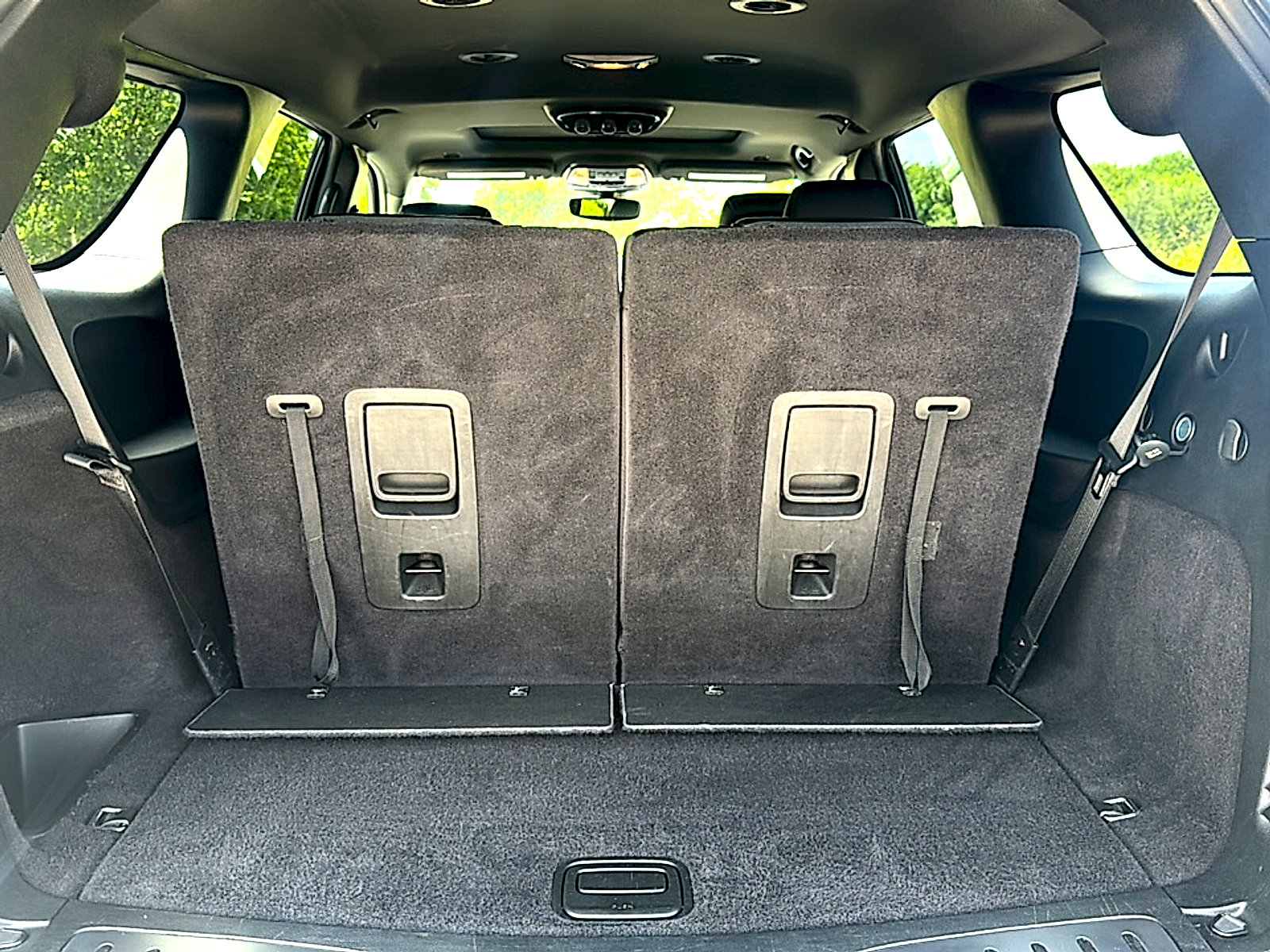 Used 2018 Dodge Durango R/T w/ Blacktop Package RWD image 25