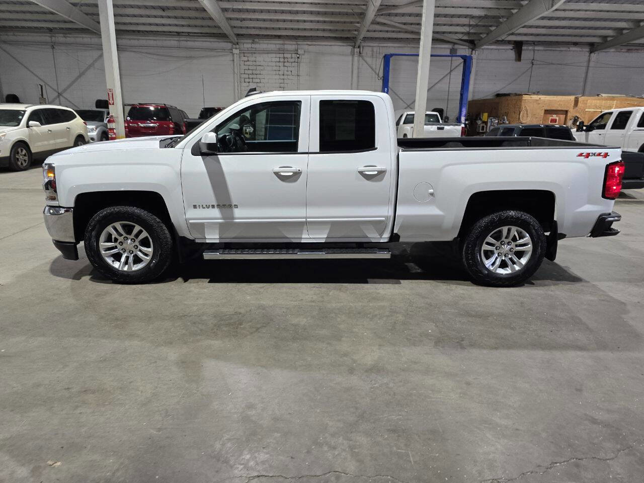 Used 2019 Chevrolet Silverado 1500 LT w/ All Star Edition AWD/4WD image 5