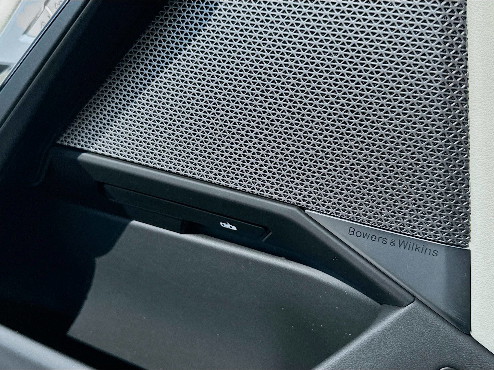 New 2026 BMW 750e xDrive image 19