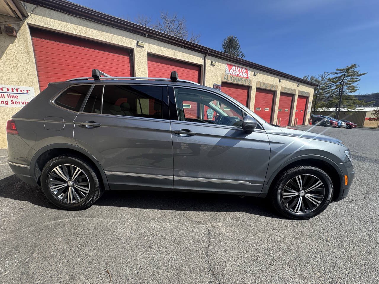 Used 2019 Volkswagen Tiguan SEL AWD/4WD image 9
