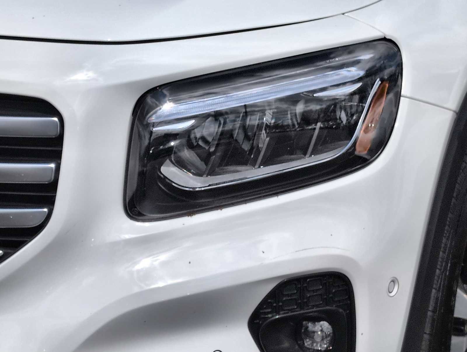 Used 2024 Mercedes-Benz GLB 250 4MATIC image 11