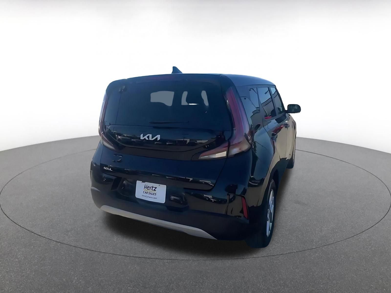 Used 2025 Kia Soul LX w/ LX Technology Package FWD image 16