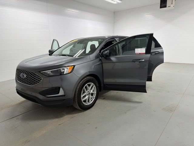 Used 2023 Ford Edge SEL AWD/4WD image 13