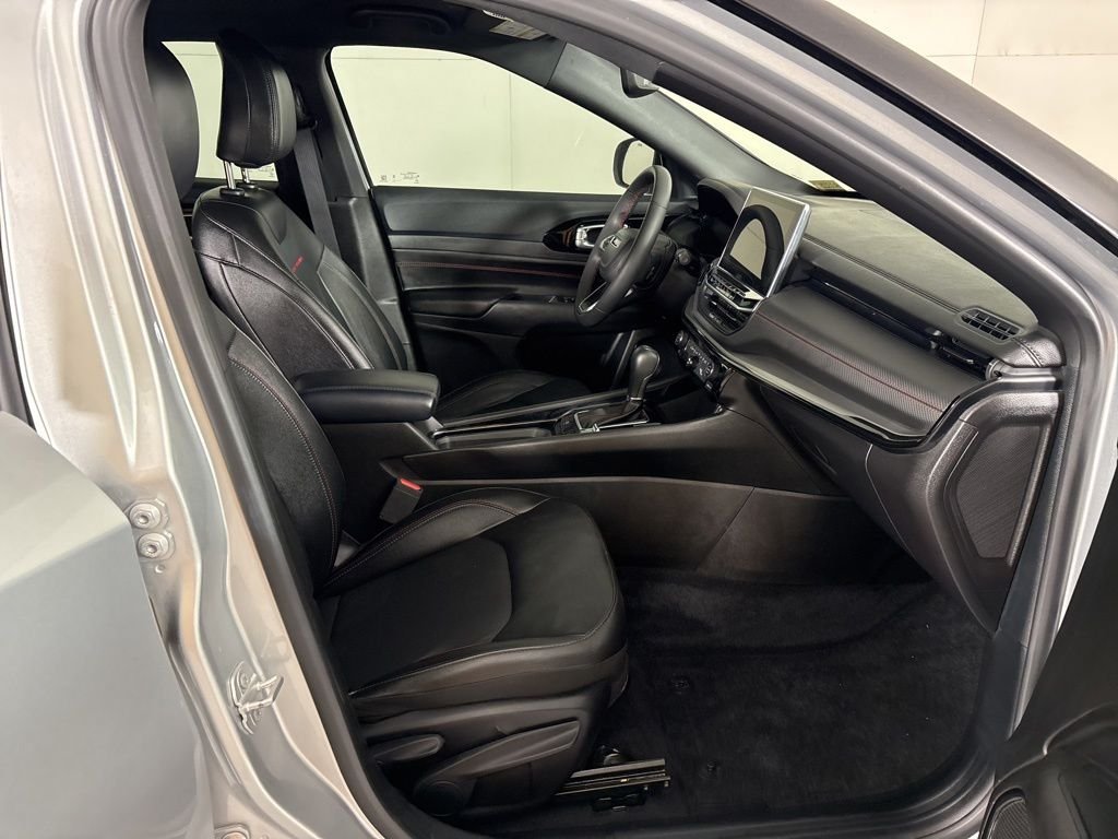 Used 2025 Jeep Compass Trailhawk AWD/4WD image 15