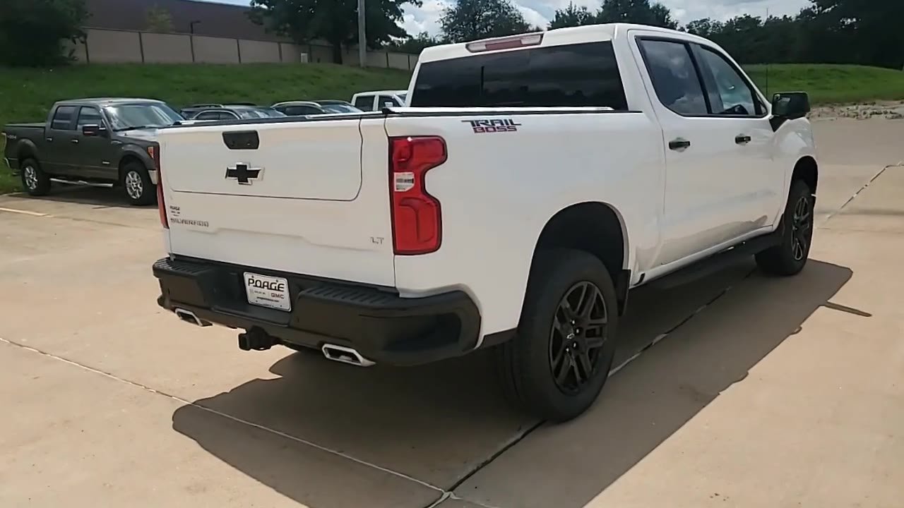 Used 2025 Chevrolet Silverado 1500 LT Trail Boss w/ LT Trail Boss Premium Package AWD/4WD image 8