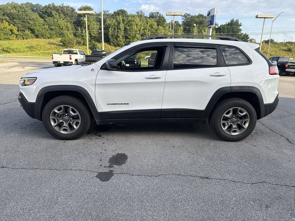 Used 2019 Jeep Cherokee Trailhawk w/ Comfort/Convenience Group AWD/4WD image 3