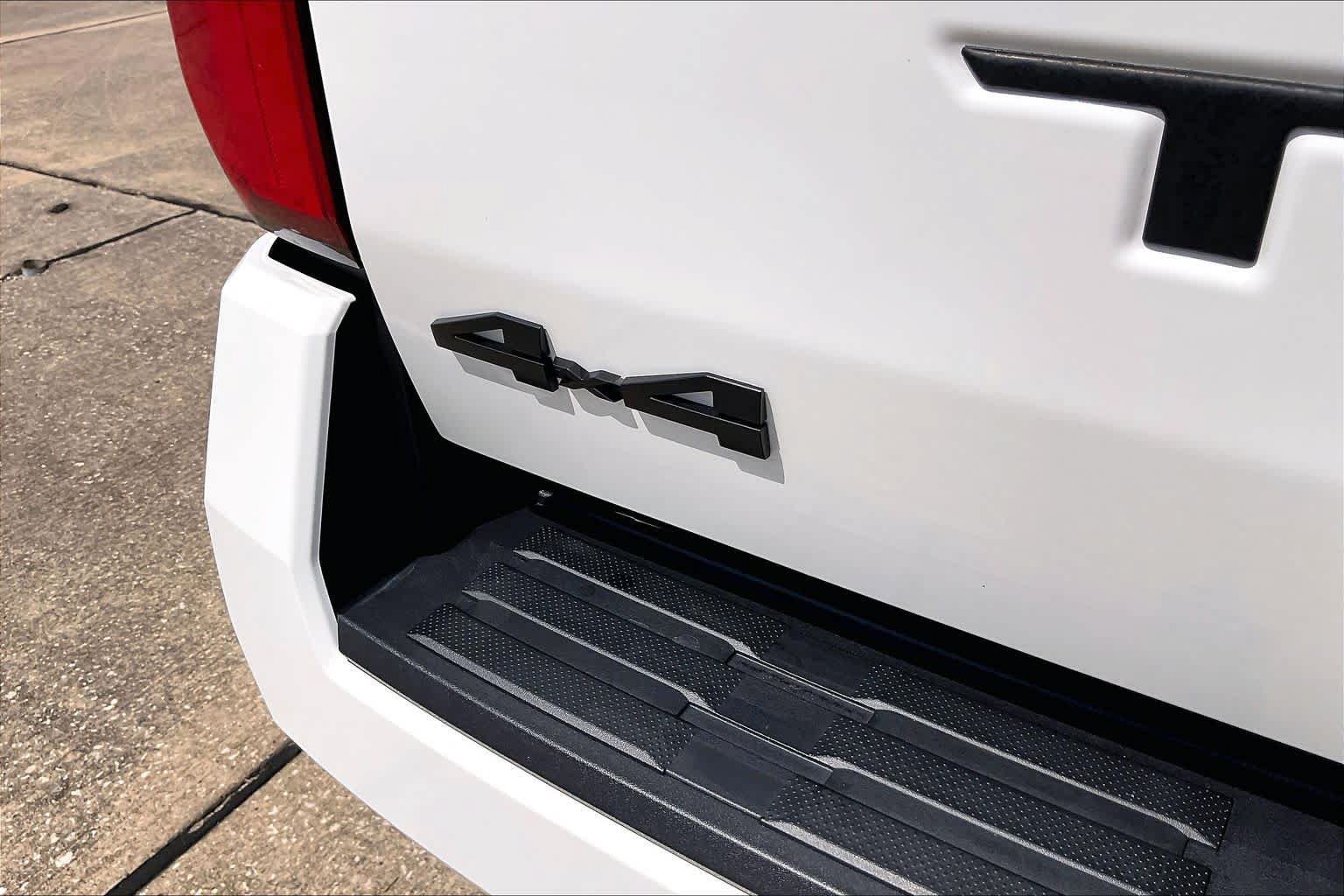 Used 2024 Toyota Tacoma TRD Off-Road AWD/4WD image 10
