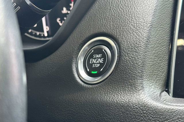 Certified 2023 Cadillac XT4 Luxury w/ Cold Weather Package image 23