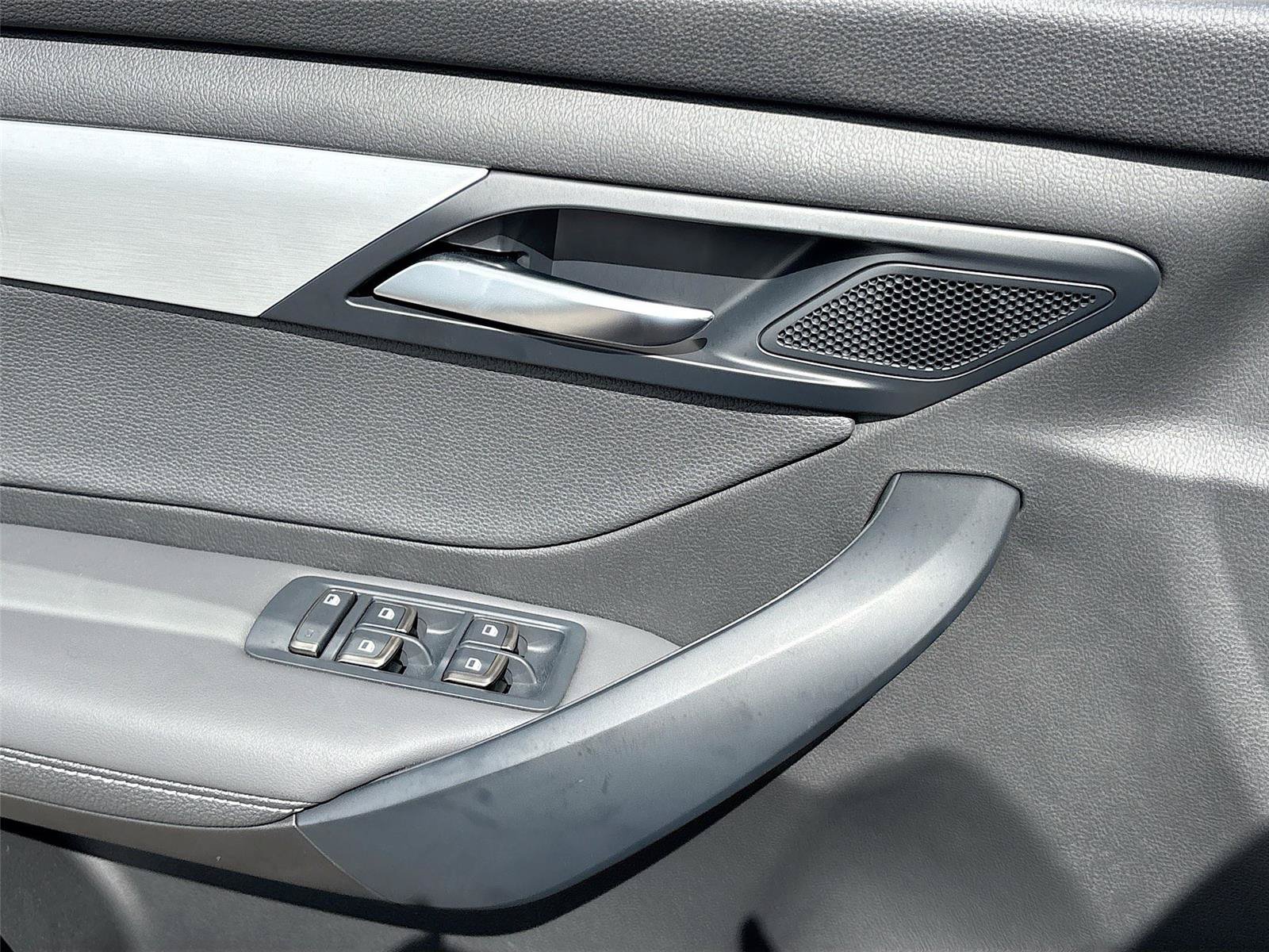 New 2025 VinFast VF 8 Plus AWD/4WD image 17