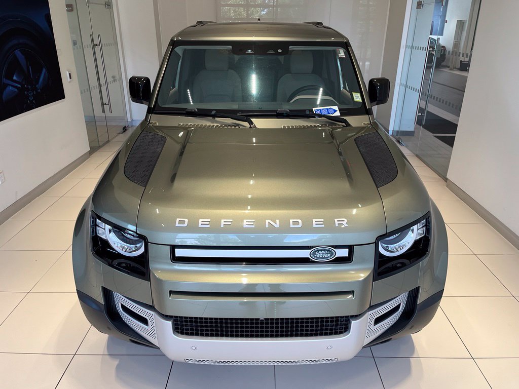 Certified 2020 Land Rover Defender 110 S AWD/4WD image 13