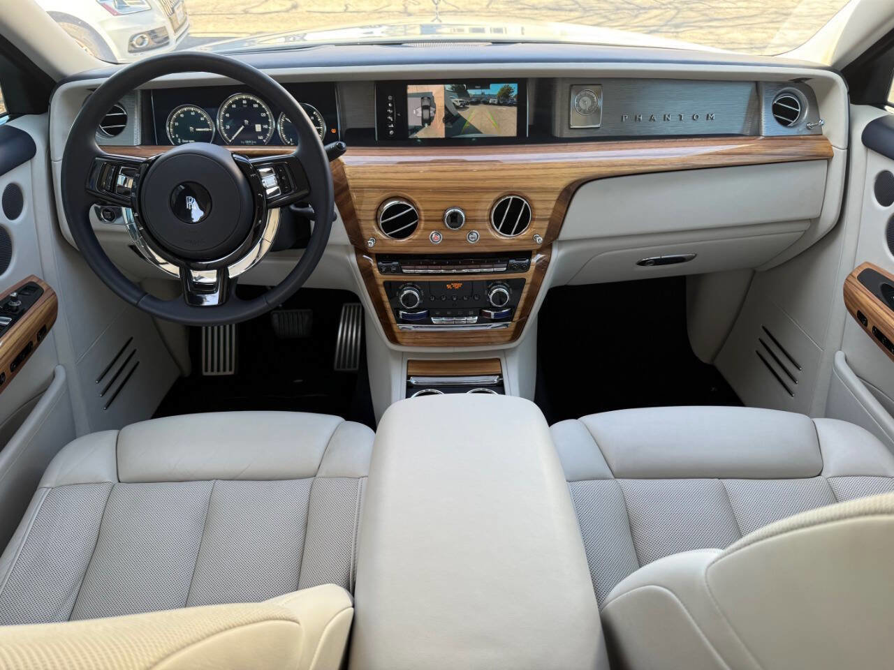Used 2018 Rolls-Royce Phantom Sedan image 25