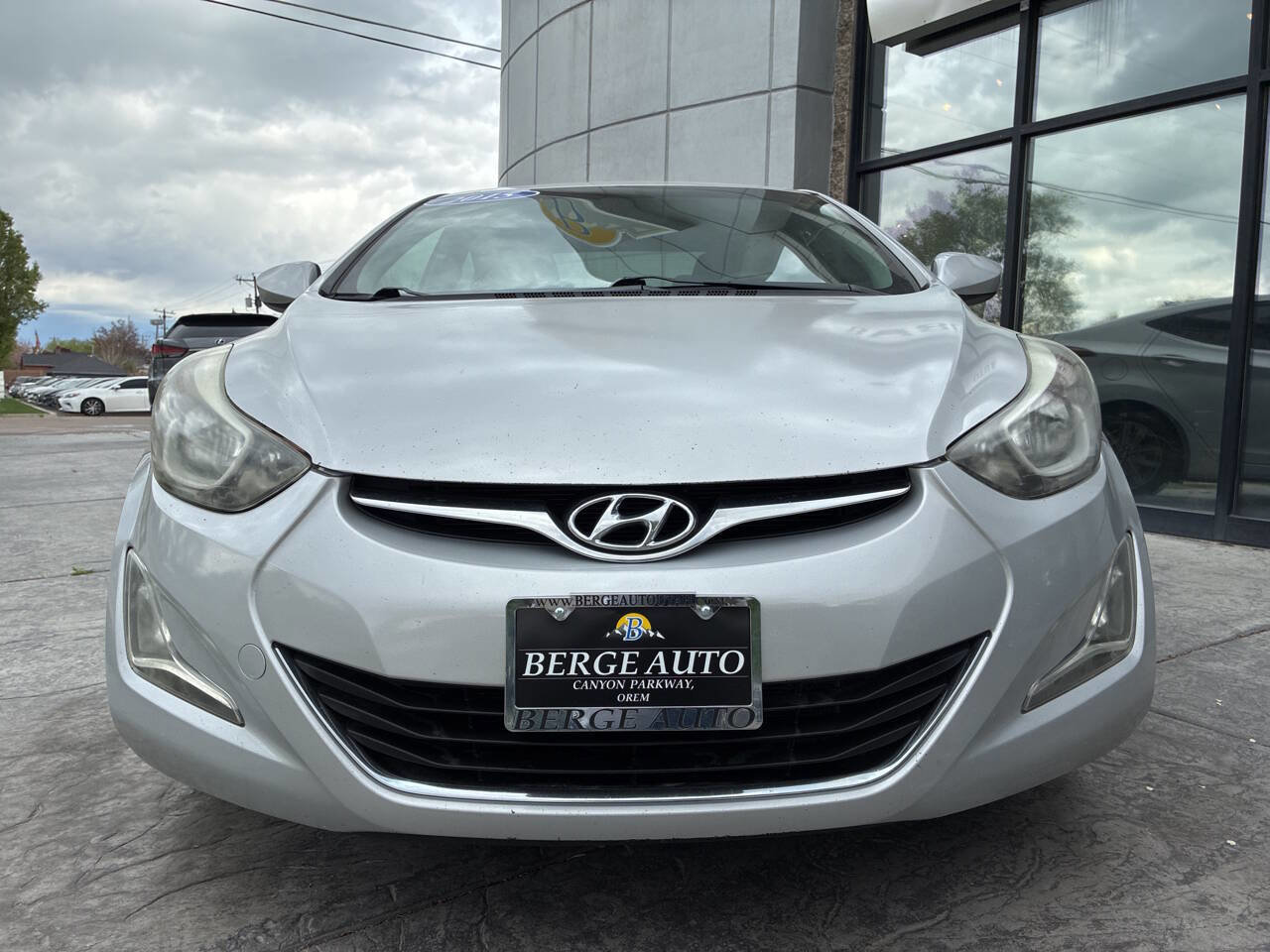 Used 2015 Hyundai Elantra SE w/ Option Group 02 FWD image 2