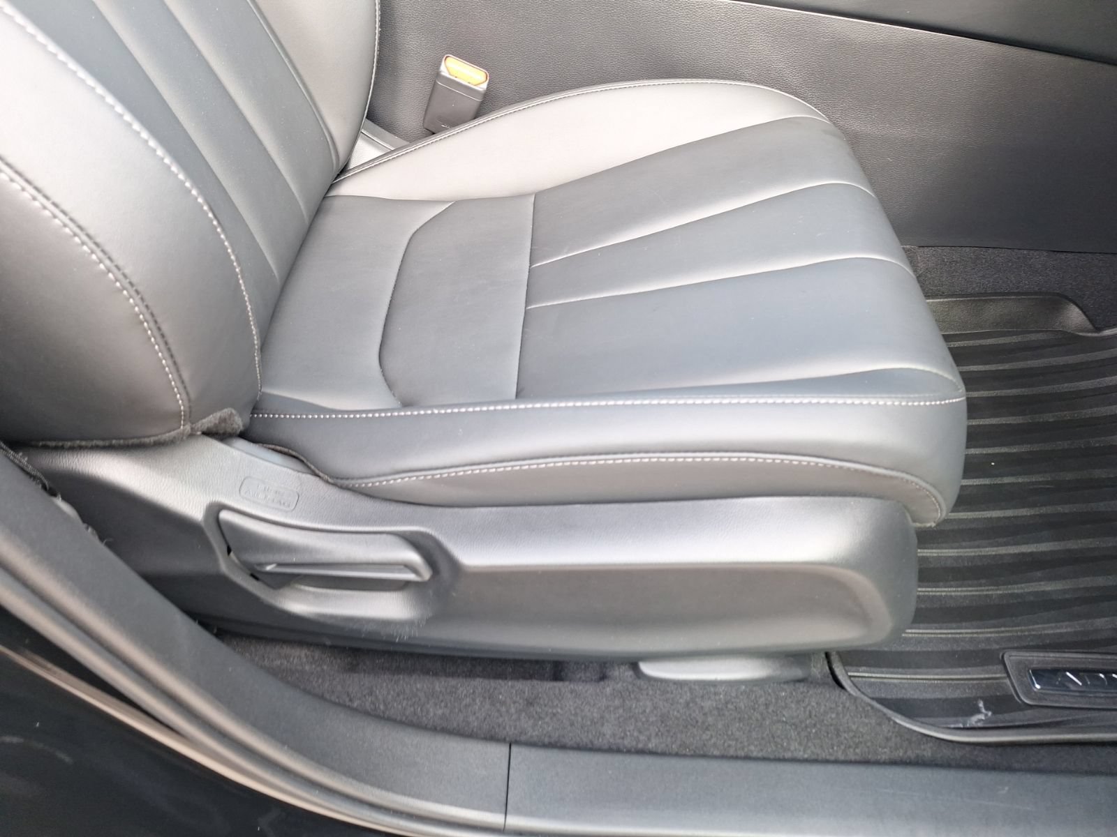 Used 2025 Acura ADX FWD image 33