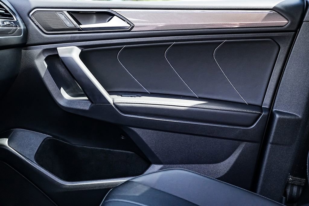 Used 2024 Volkswagen Tiguan SE R-Line image 14