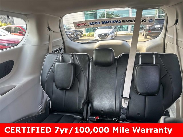 Certified 2021 Chrysler Pacifica Limited image 16