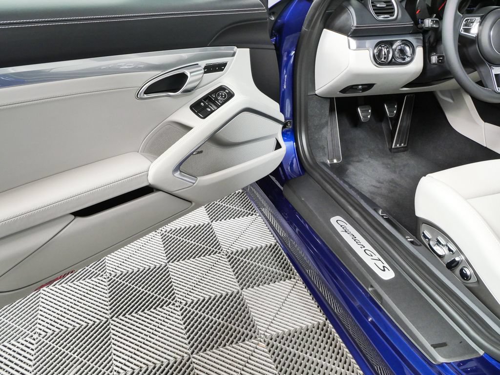 Certified 2025 Porsche 718 Cayman GTS RWD image 8