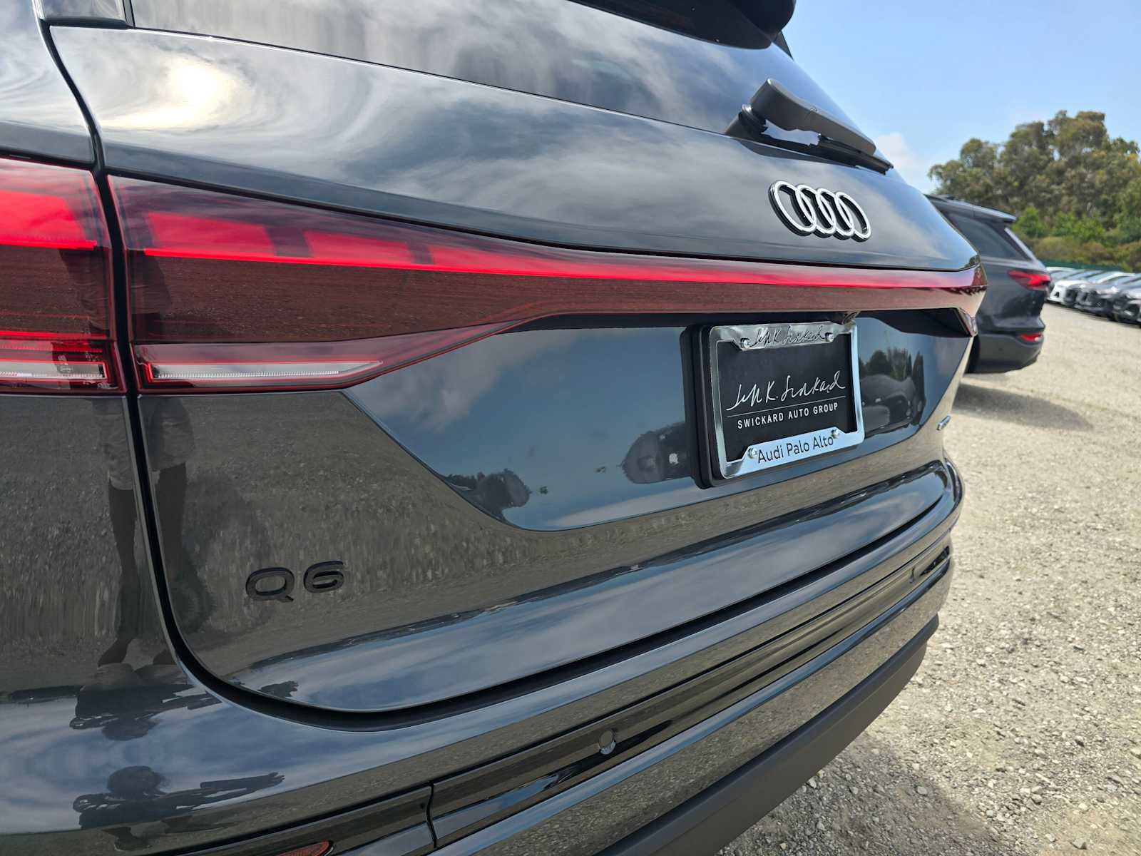 New 2025 Audi Q6 e-tron Premium Plus image 18