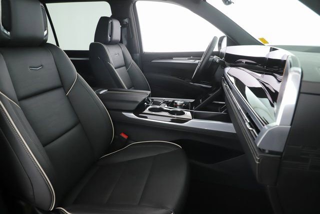 Used 2025 Cadillac Escalade ESV Premium Luxury w/ Touring Package image 37