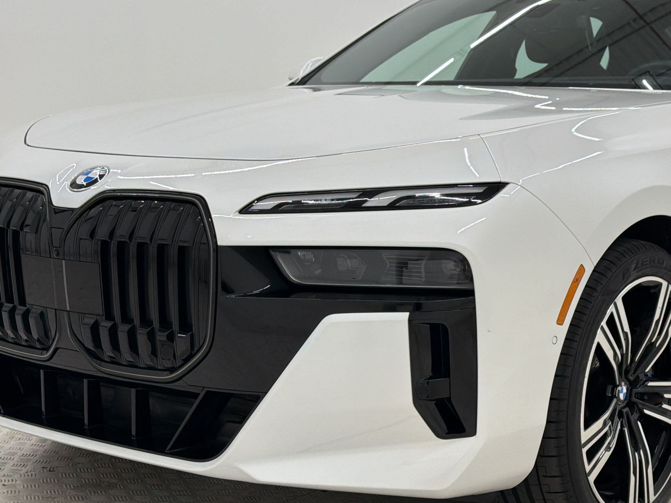 Certified 2025 BMW 760i xDrive AWD/4WD image 12