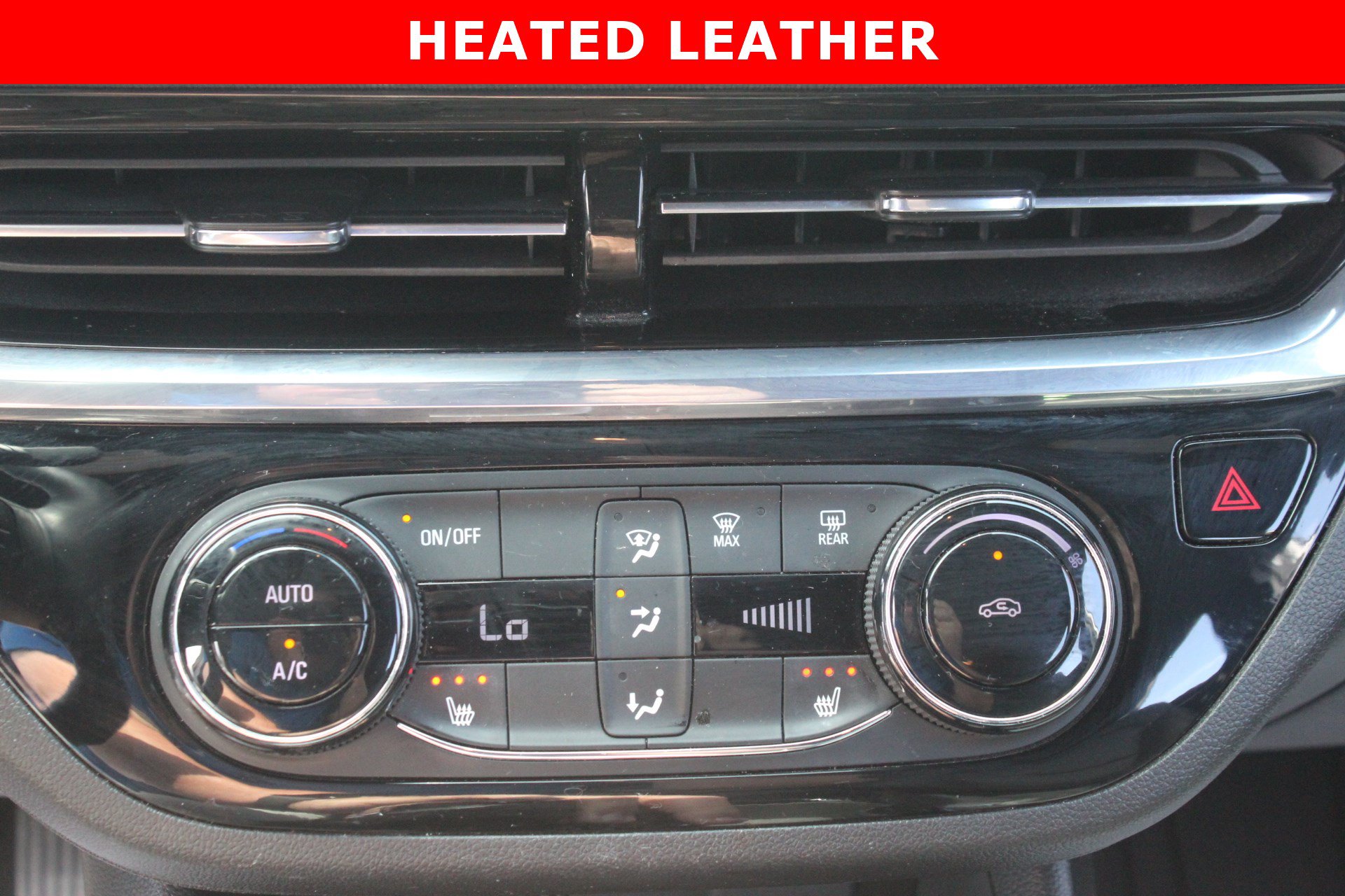 Used 2024 Buick Envista Sport Touring w/ Convenience I Package FWD image 22