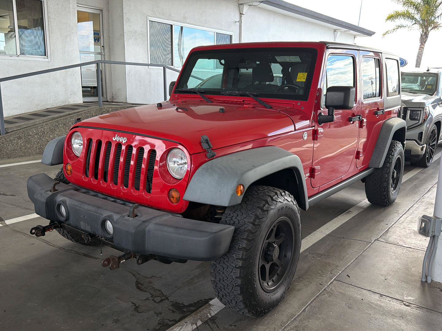 Used 2012 Jeep Wrangler Unlimited Rubicon w/ Connectivity Group AWD/4WD image 1