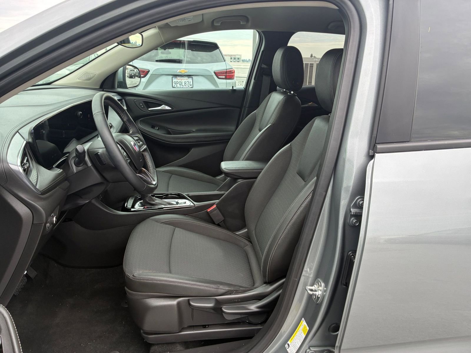 Used 2025 Buick Encore GX Preferred image 25