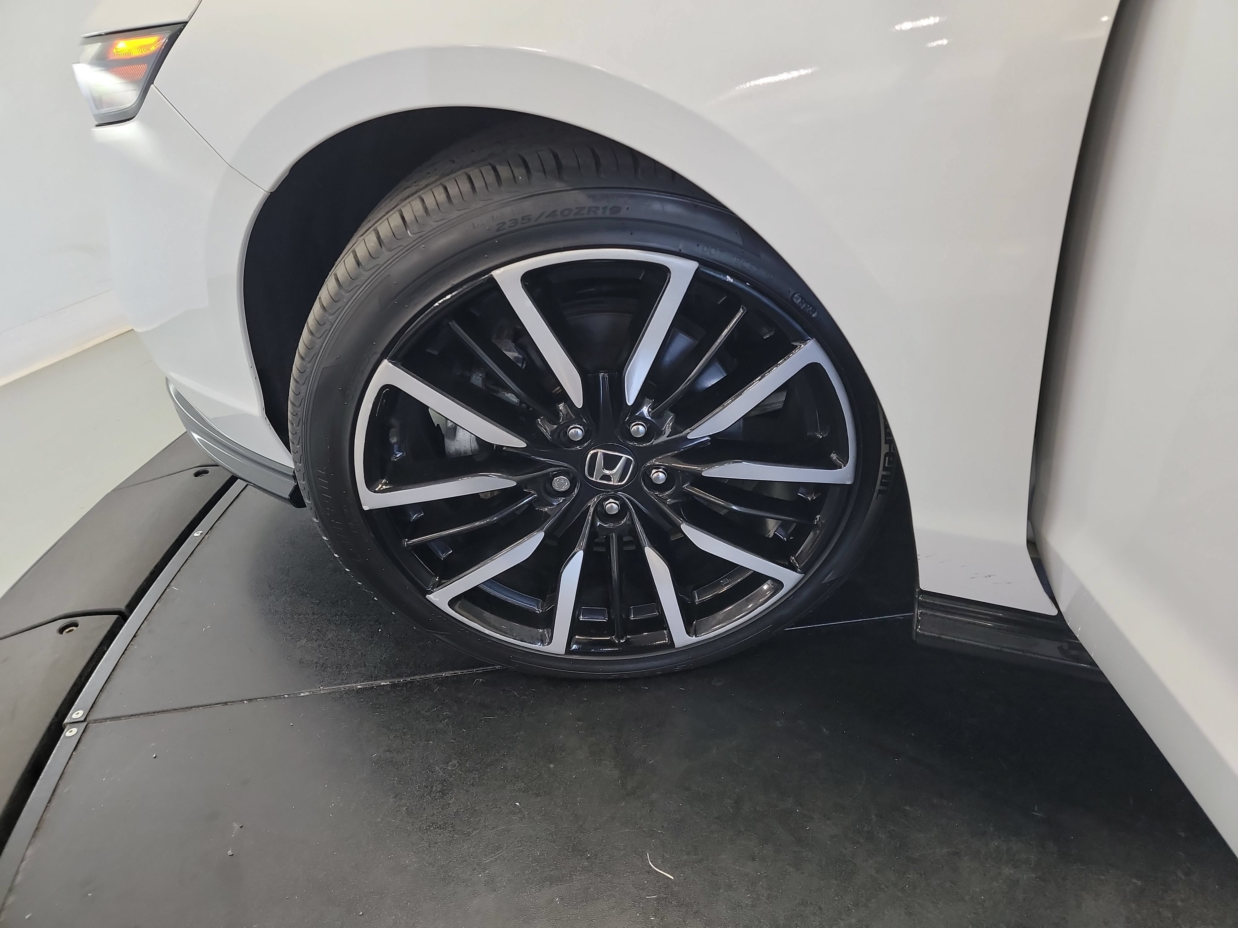Used 2023 Honda Accord Touring image 30