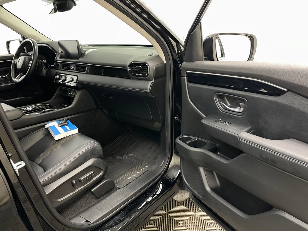 Used 2024 Honda Pilot Touring image 38