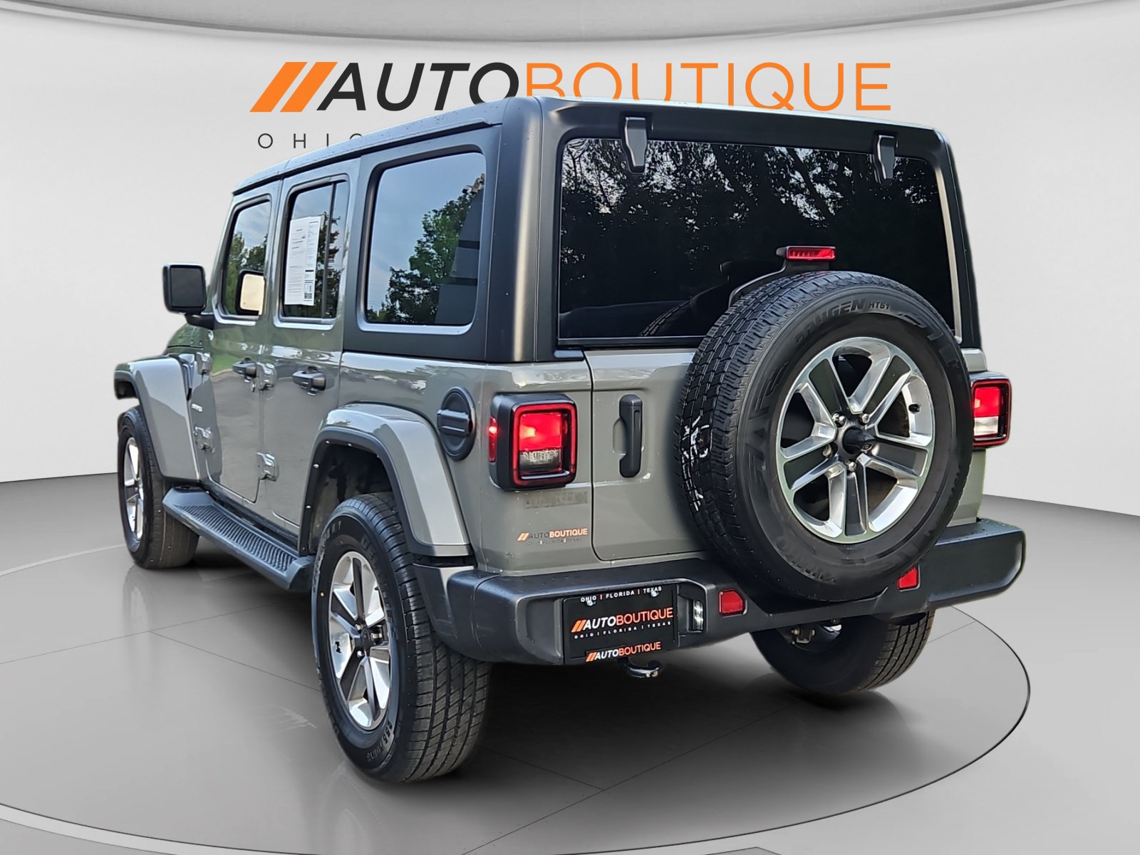 Used 2021 Jeep Wrangler Unlimited Sahara AWD/4WD image 3