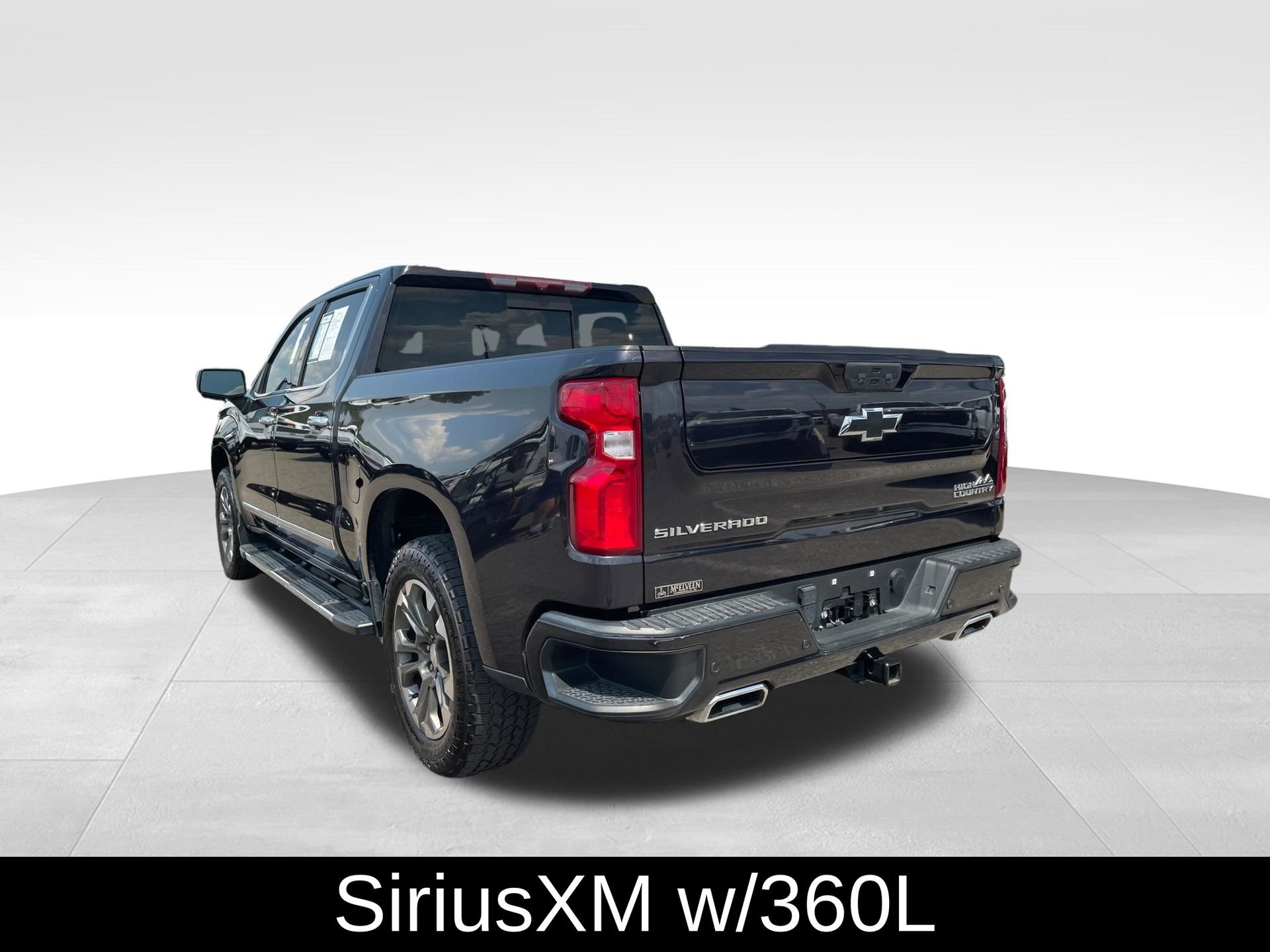 Used 2022 Chevrolet Silverado 1500 High Country w/ Z71 Off-Road Package AWD/4WD image 8