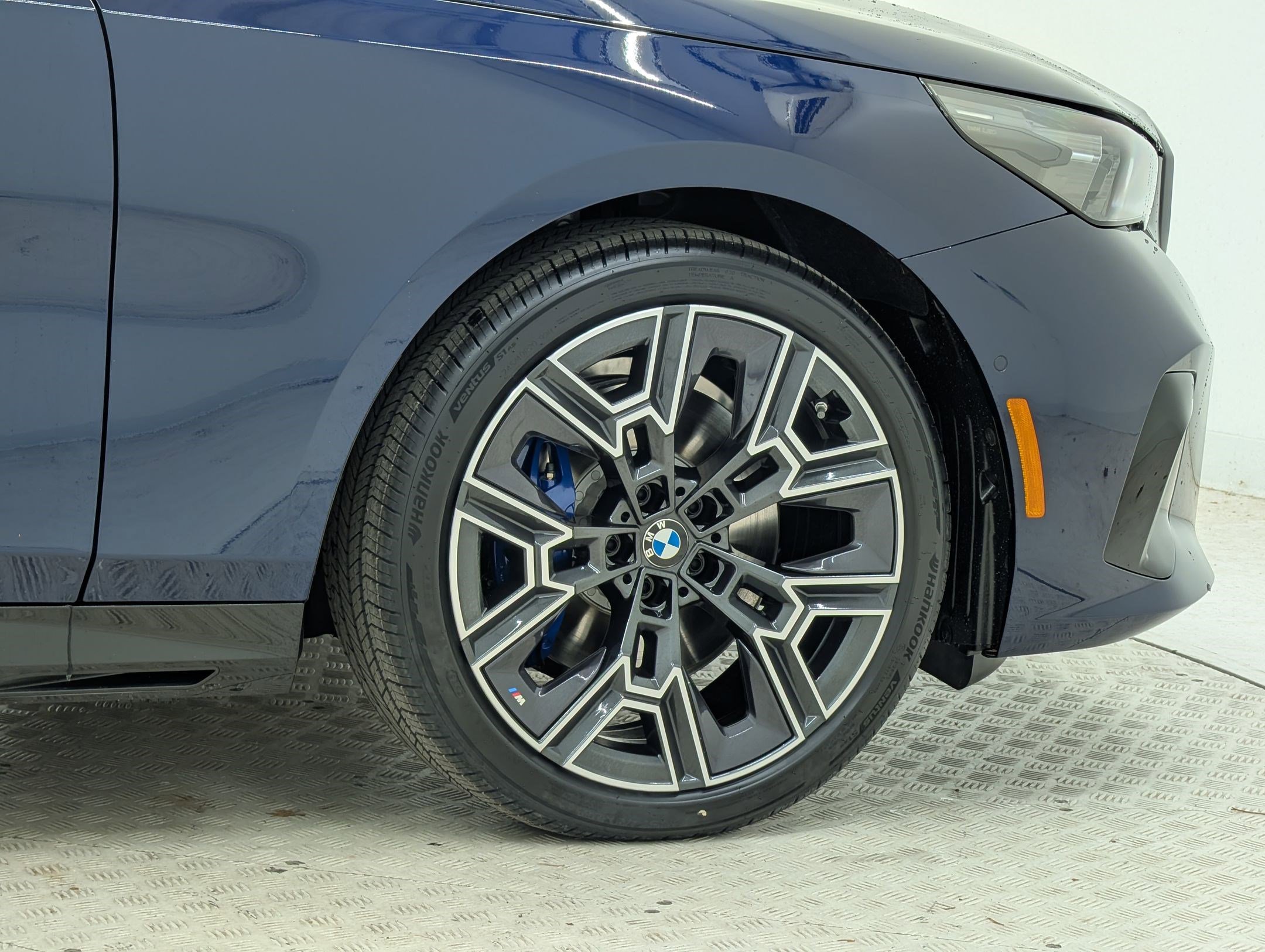 New 2026 BMW 530i w/ Executive Package RWD image 12